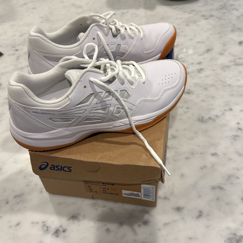 Asics Women’s White and pure silver sneakers - Picture 2 of 3